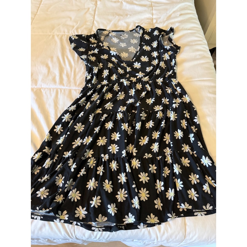 No Boundaries Daisy Print Tiered Babydoll Mini Dress Black White XL 15-17